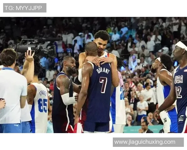 文班亚马31+13末节伤退！队友助其复仇纽约 左膝疑似过度伸展受伤