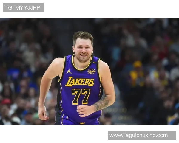 西部第三易主！湖人逆转灰熊，詹姆斯26+10，东契奇36+准三双